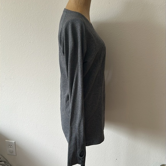 Lululemon 10 grey long sleeve Run Swiftly tech with thumb holes, great pre owned - Picture 7 of 7